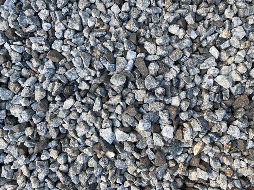 Angular basalt chippings