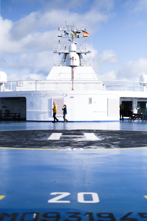 araç, deniz aracı, ulaşım sistemi içeren Ücretsiz stok fotoğraf