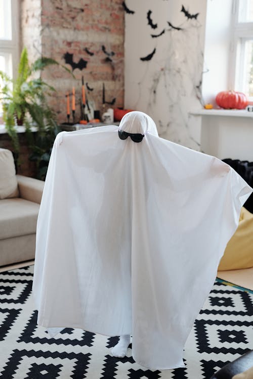 Anak Anak Yang Mengenakan Kostum Hantu