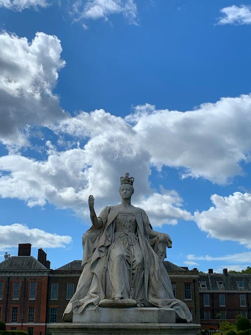 Free Famous Statue under Blue Cloudy Sky  Stock Photo