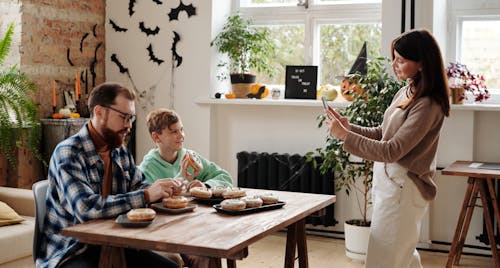 Family Halloween Looks That Won’t Break the Seasonal Budget