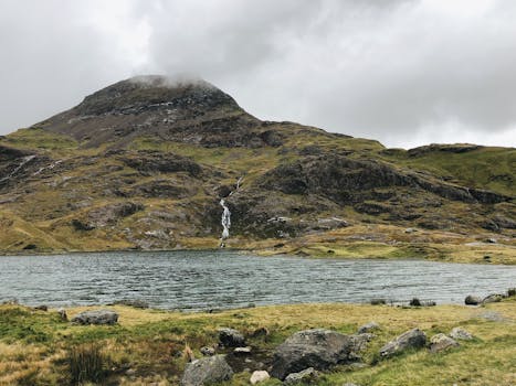 Beautiful landscape of a mountain and lake in Snowdonia, Wales.