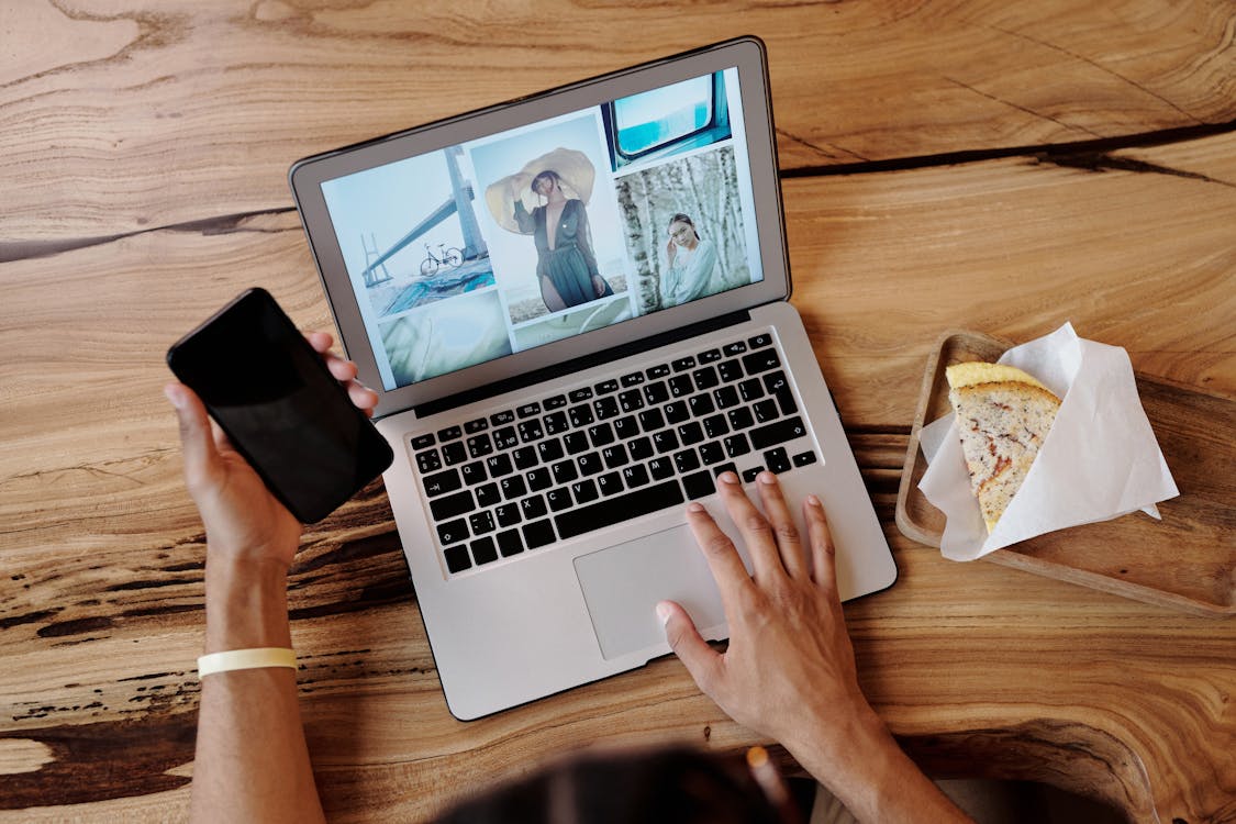 Free A Person Browsing on the Internet  Stock Photo