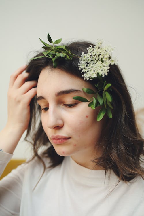꽃, 나뭇잎, 머리의 무료 스톡 사진