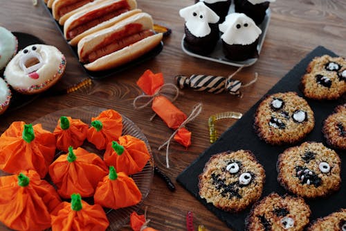 Verschiedene Lebensmittel Mit Halloween Designs