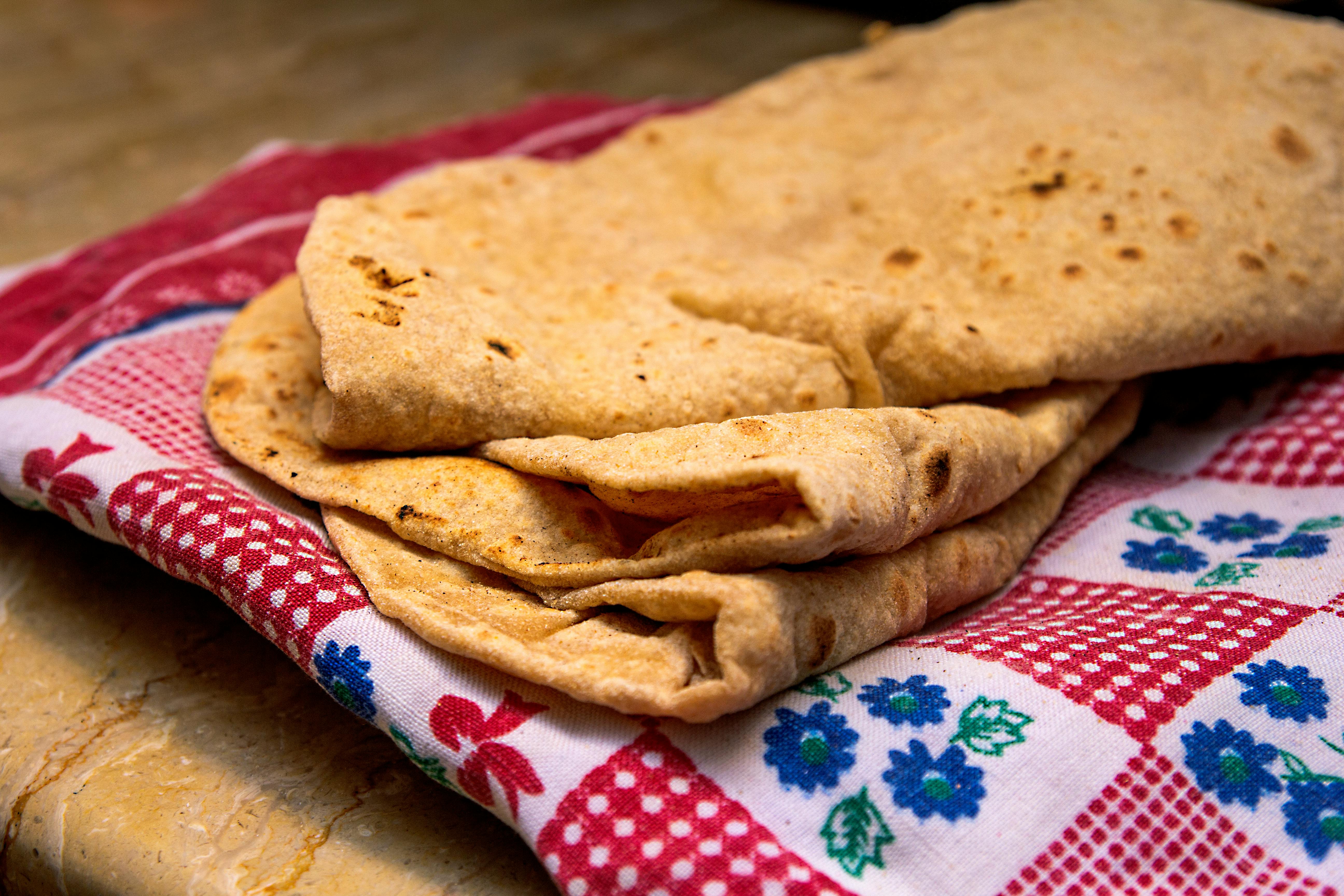 2+ Thousand Chapati Pan Royalty-Free Images, Stock Photos