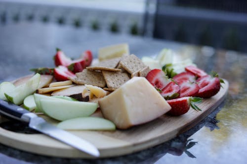 Free stock photo of cheese, cheeseplate, strawberries