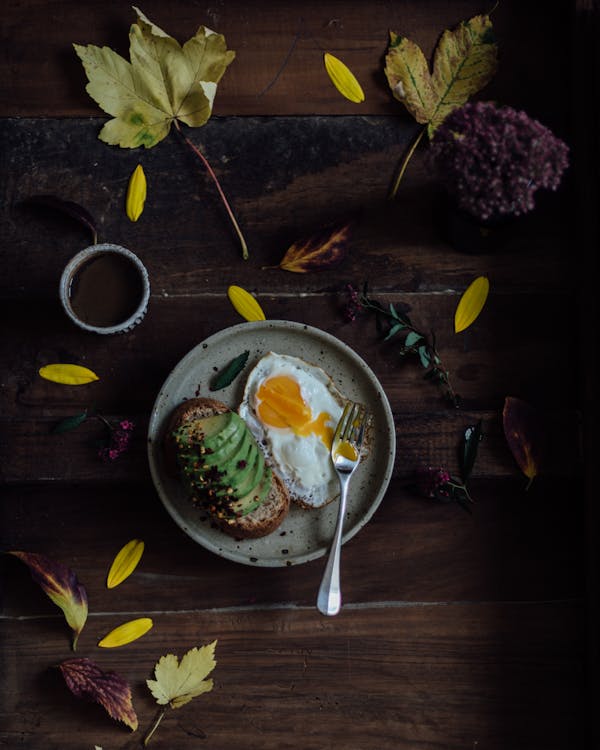 Délicieux Petit Déjeuner Près De La Tasse De Café