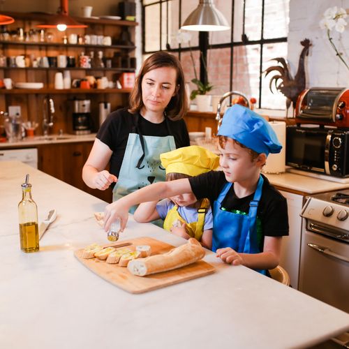 A cooking project: measuring and mixing