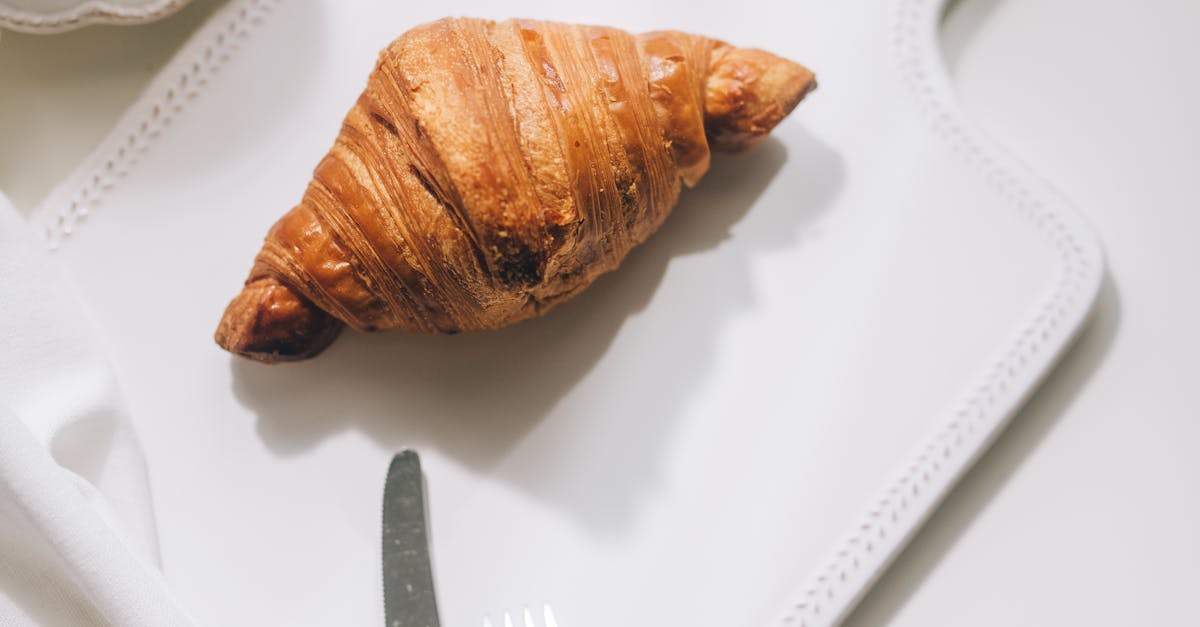 How long does white bread last in the refrigerator