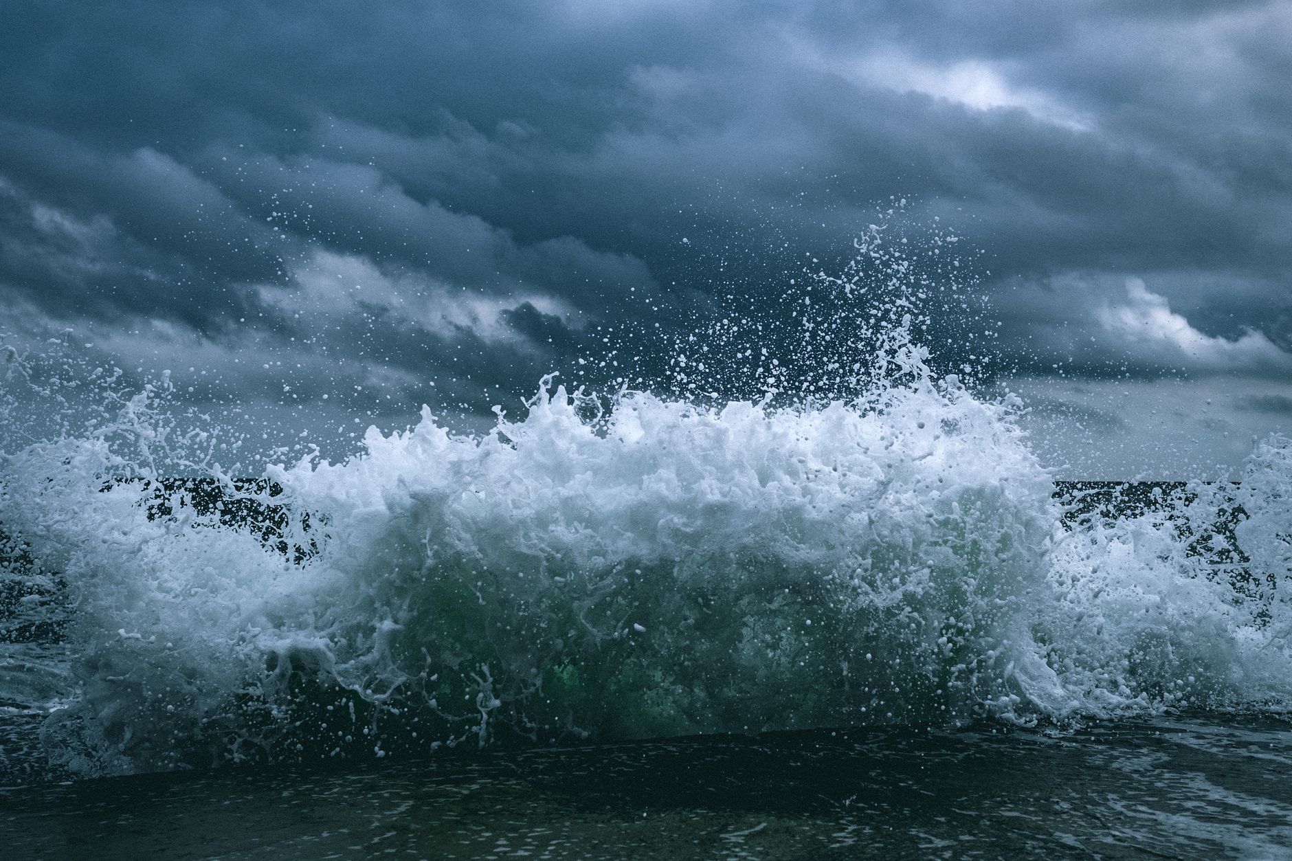Instabilitate meteorologică în Dâmbovița: ploi și vânt puternic