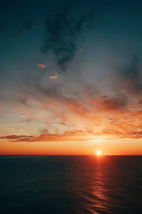 Fotobanka s bezplatnými fotkami na tému horizont, moody neba, more