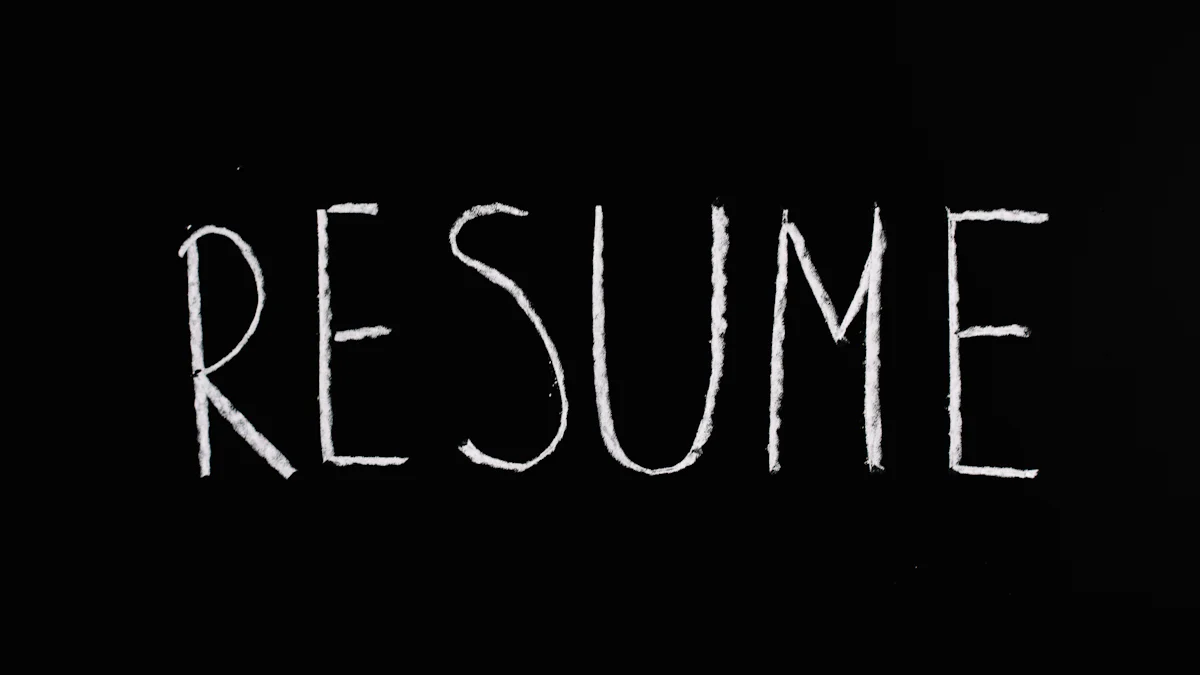 5 Secrets to Make Your Blog Resume Stand Out to Recruiters