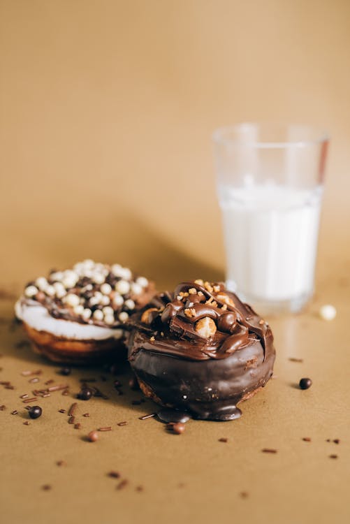 Základová fotografie zdarma na téma čerstvě upečený, čokoláda, cronut