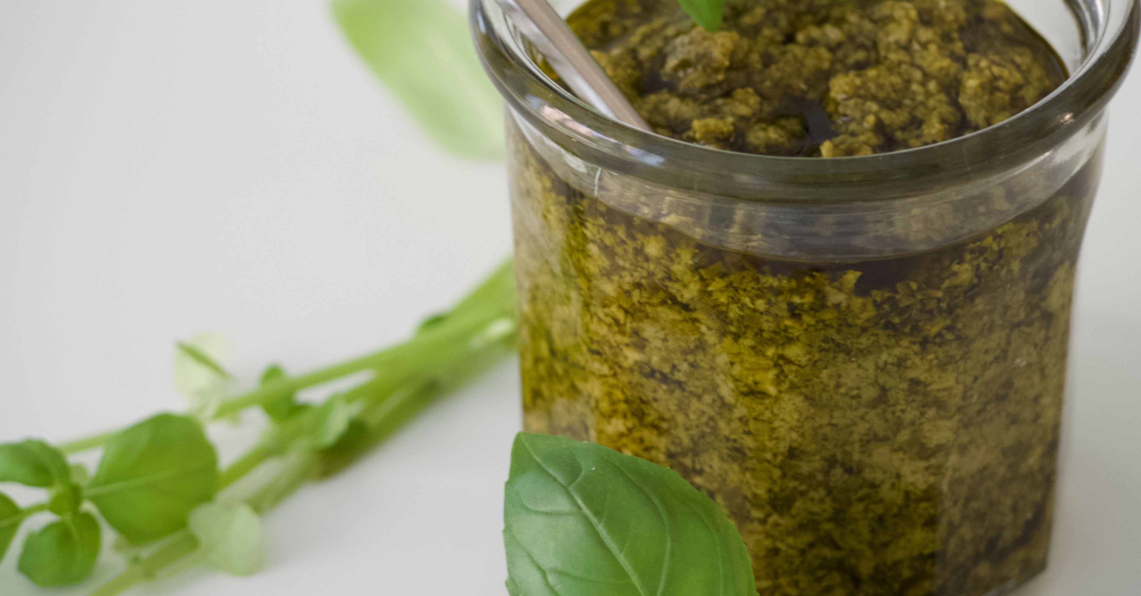 Słoik pesto bazyliowego