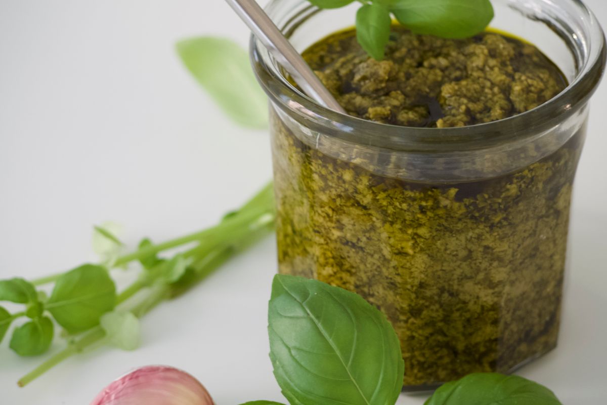 Pesto maison : la vraie recette génoise au basilic - La recette pas à pas du pesto maison au basilic