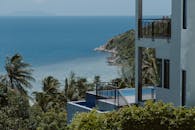 令人惊叹的海景从热带度假阳台，完美的暑假