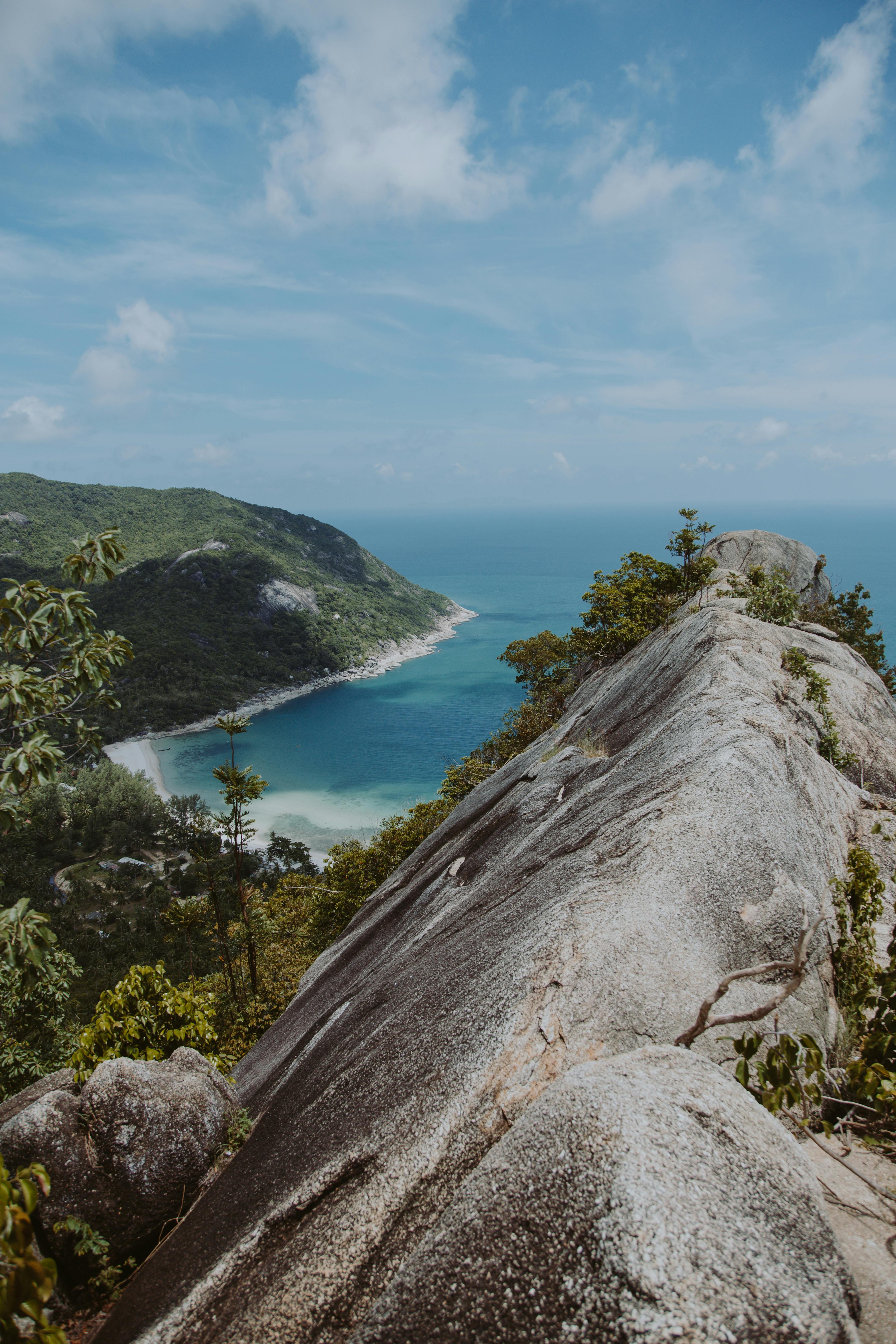 ocean view under the blue sky