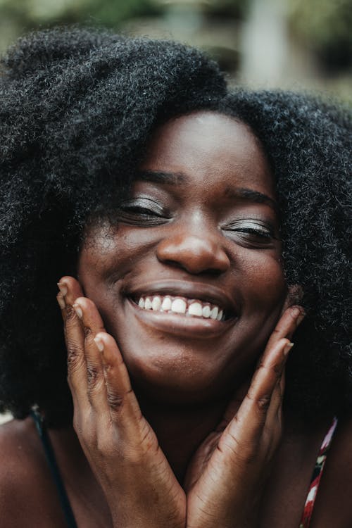 Základová fotografie zdarma na téma afro, afroameričanka, atraktivní