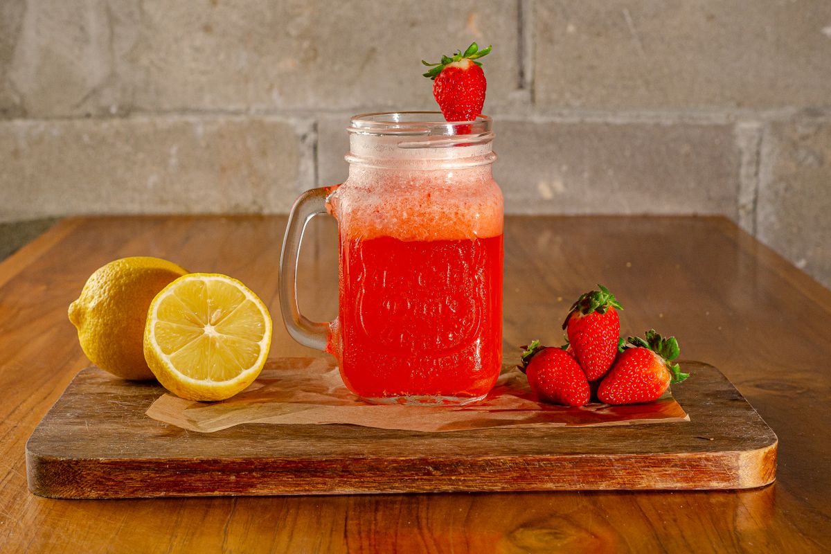 Strawberry lemonade