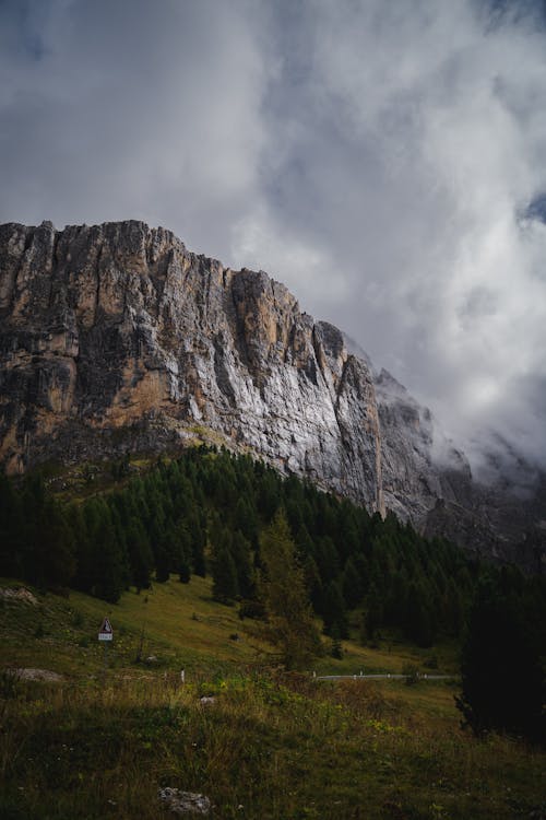 Darmowe zdjęcie z galerii z clouds, cloudy day, dolomites