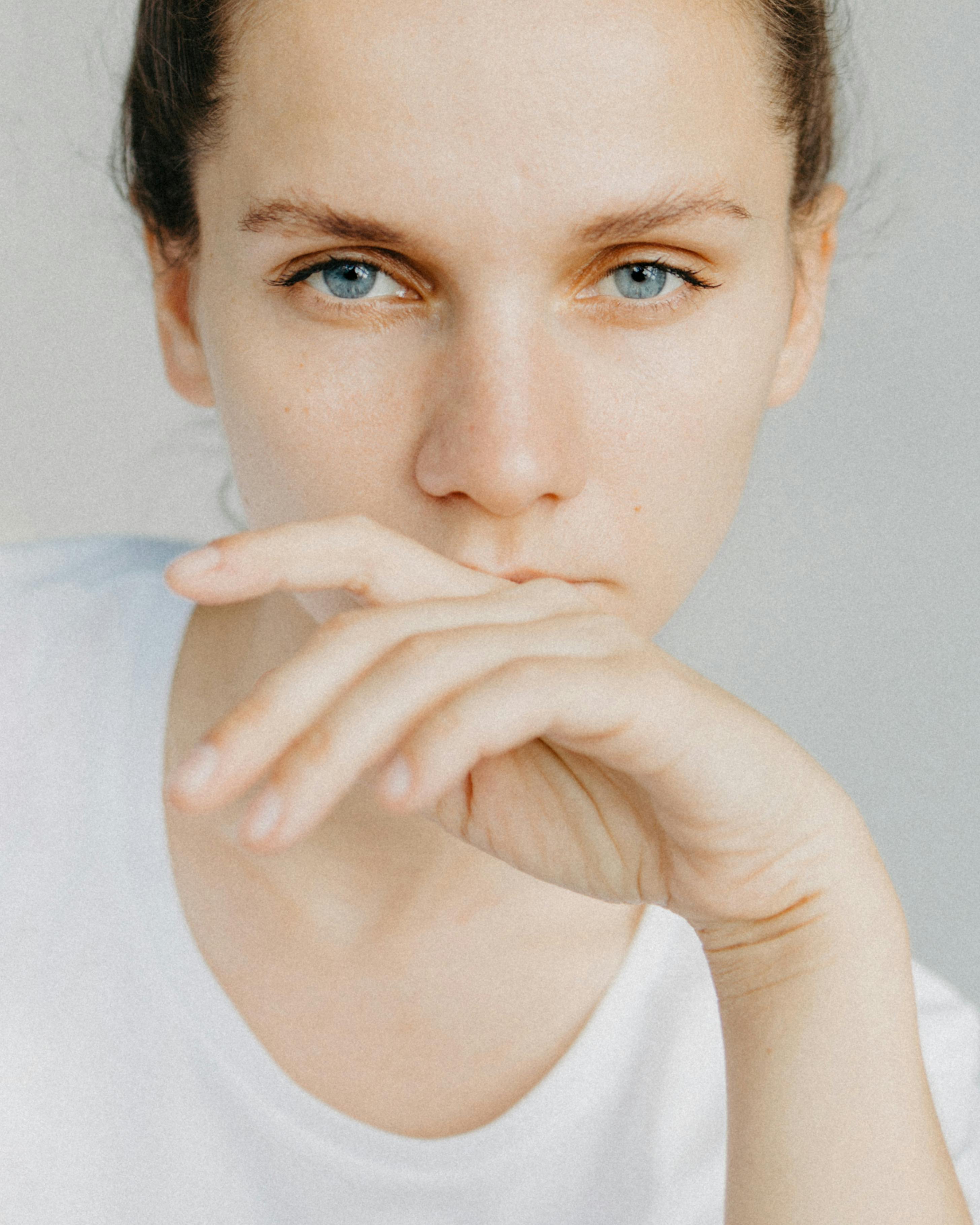 20-25 \uc138 \uc5ec\uc131, \uadc0\uc5ec\uc6b4, \uae68\ub057\ud55c\uc5d0 \uad00\ud55c \ubb34\ub8cc \uc2a4\ud1a1 \uc0ac\uc9c4