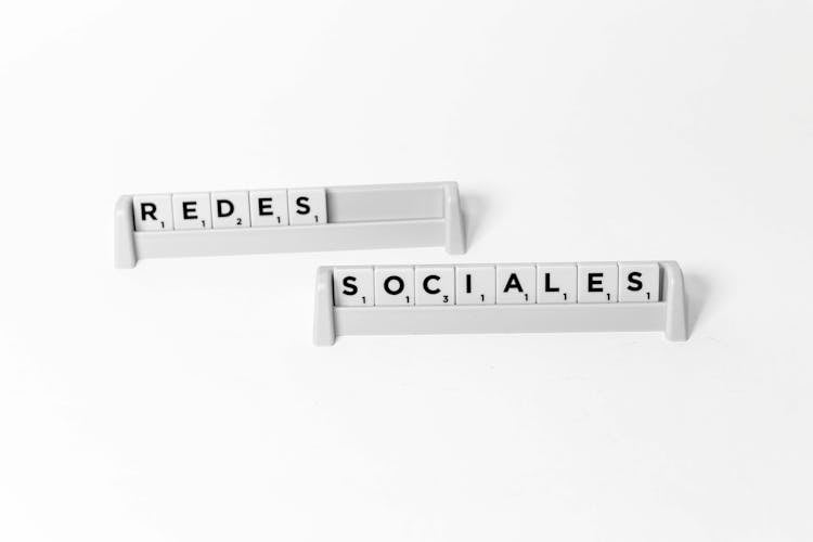 Redes Sociales Sign Out Of Scrabble Letters