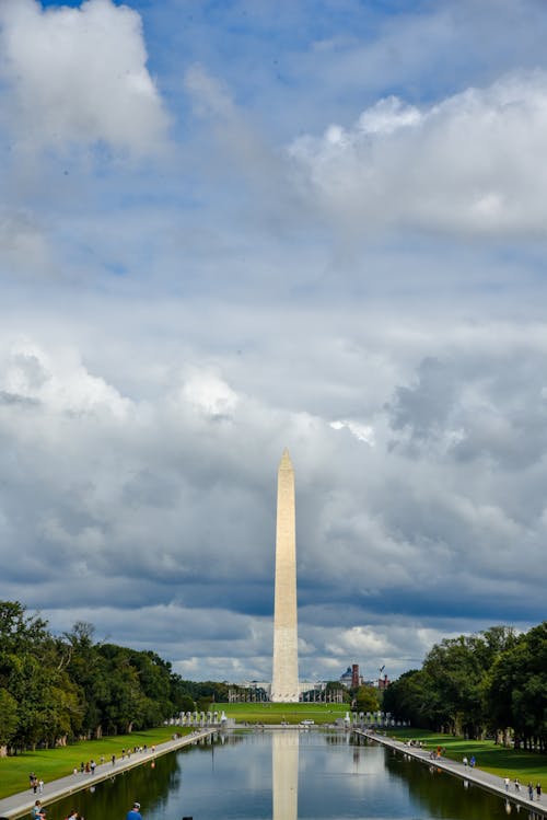 Lincoln Memorial Under the Cloudy Sky