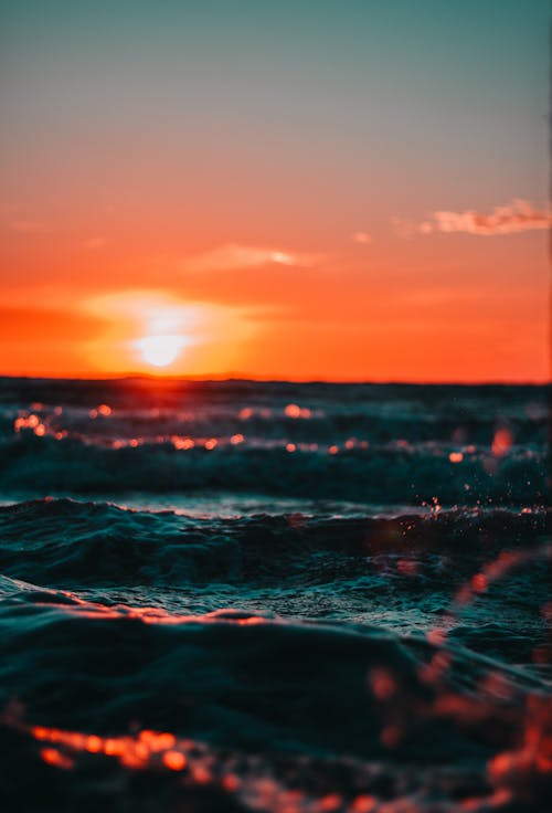 Free View of Ocean during Golden Hour Stock Photo