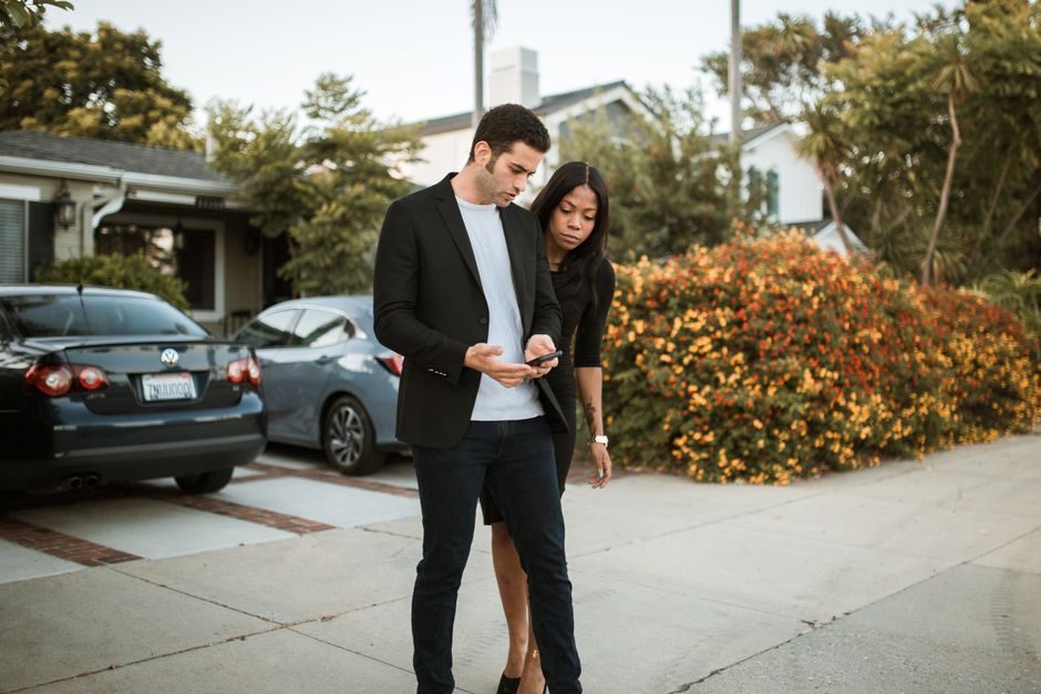 suburban street dispute smartphone