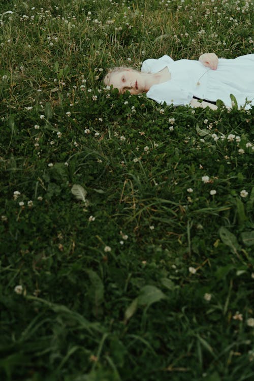 Ücretsiz alan, Beyaz elbise, bırakma içeren Ücretsiz stok fotoğraf Stok Fotoğraflar