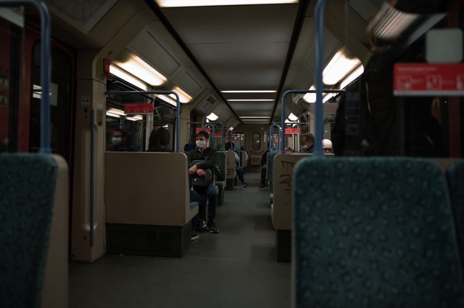 Interior of an RER B train in Paris, emphasizing passenger safety and awareness