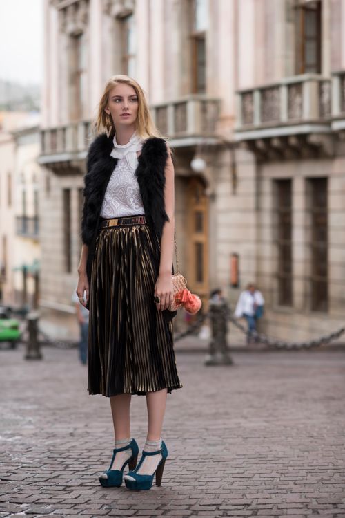 Midi slip skirt with tee and sneakers casual date outfit