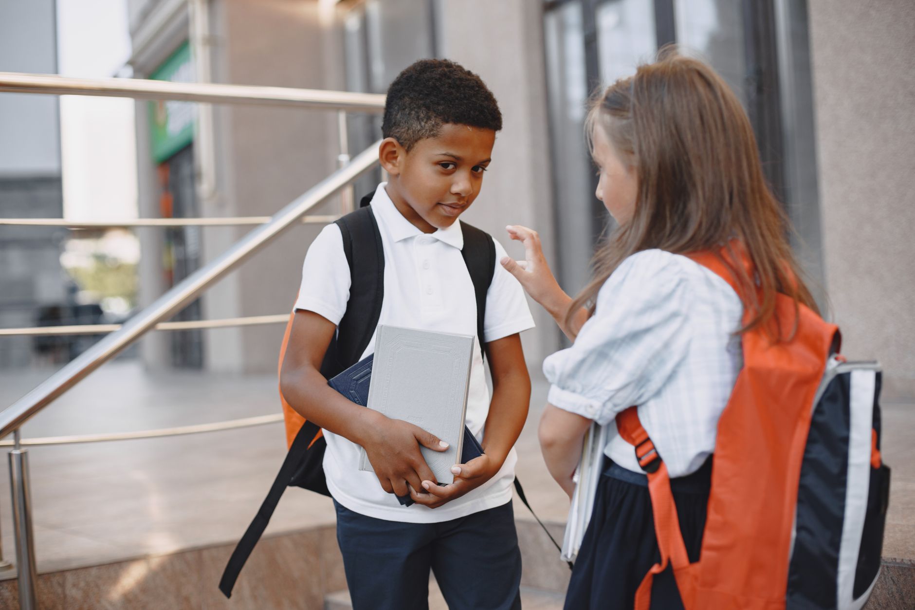 Happy Back, Correct Backpack: Expert Physiotherapist Tips