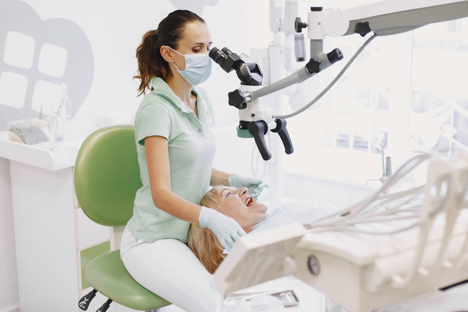 Dental microscope in use - best endodontics near me Dental microscope in use - best endodontics near me