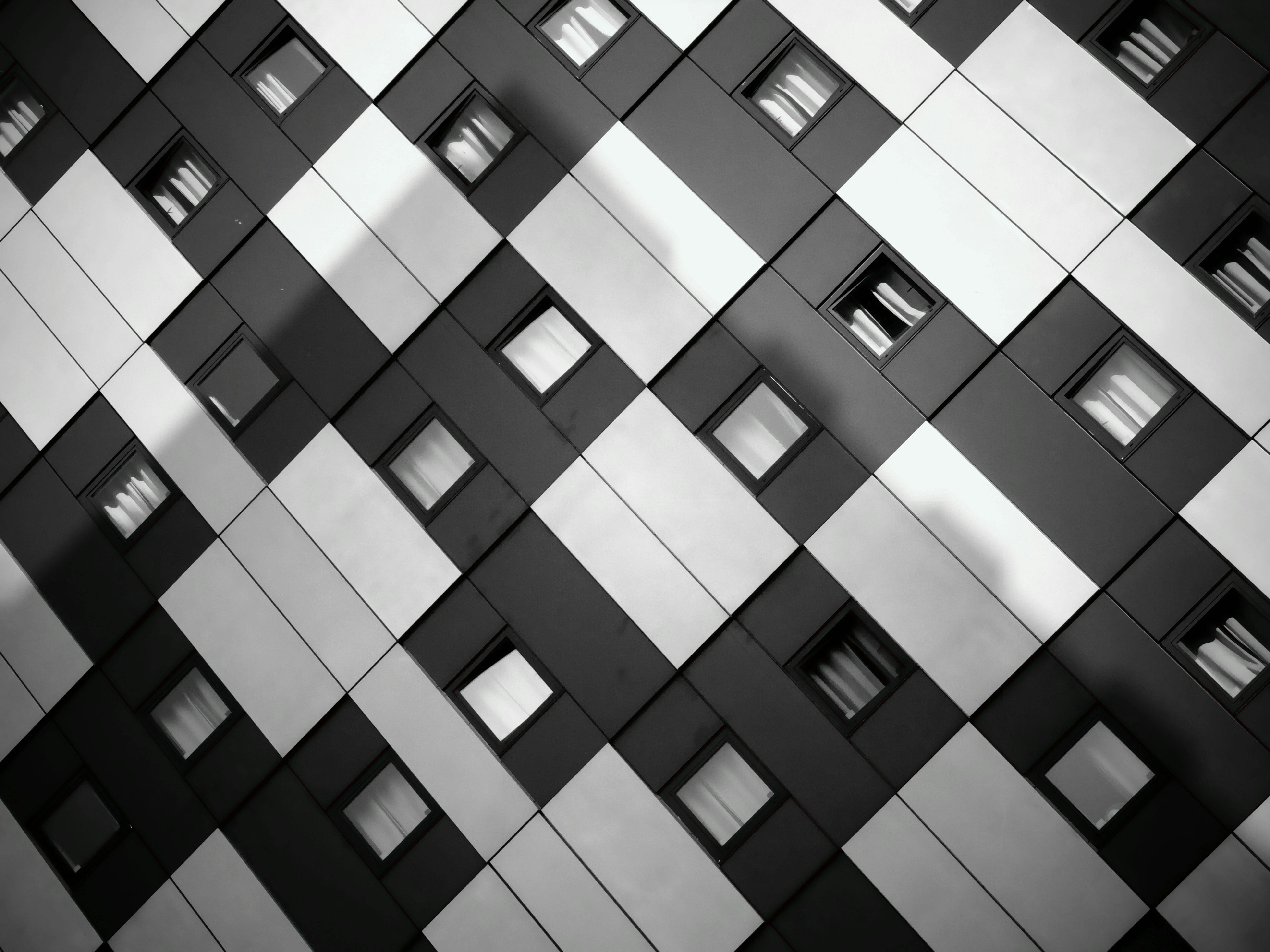 Edificio A Cuadros Blanco Y Negro · Fotos de stock gratuitas