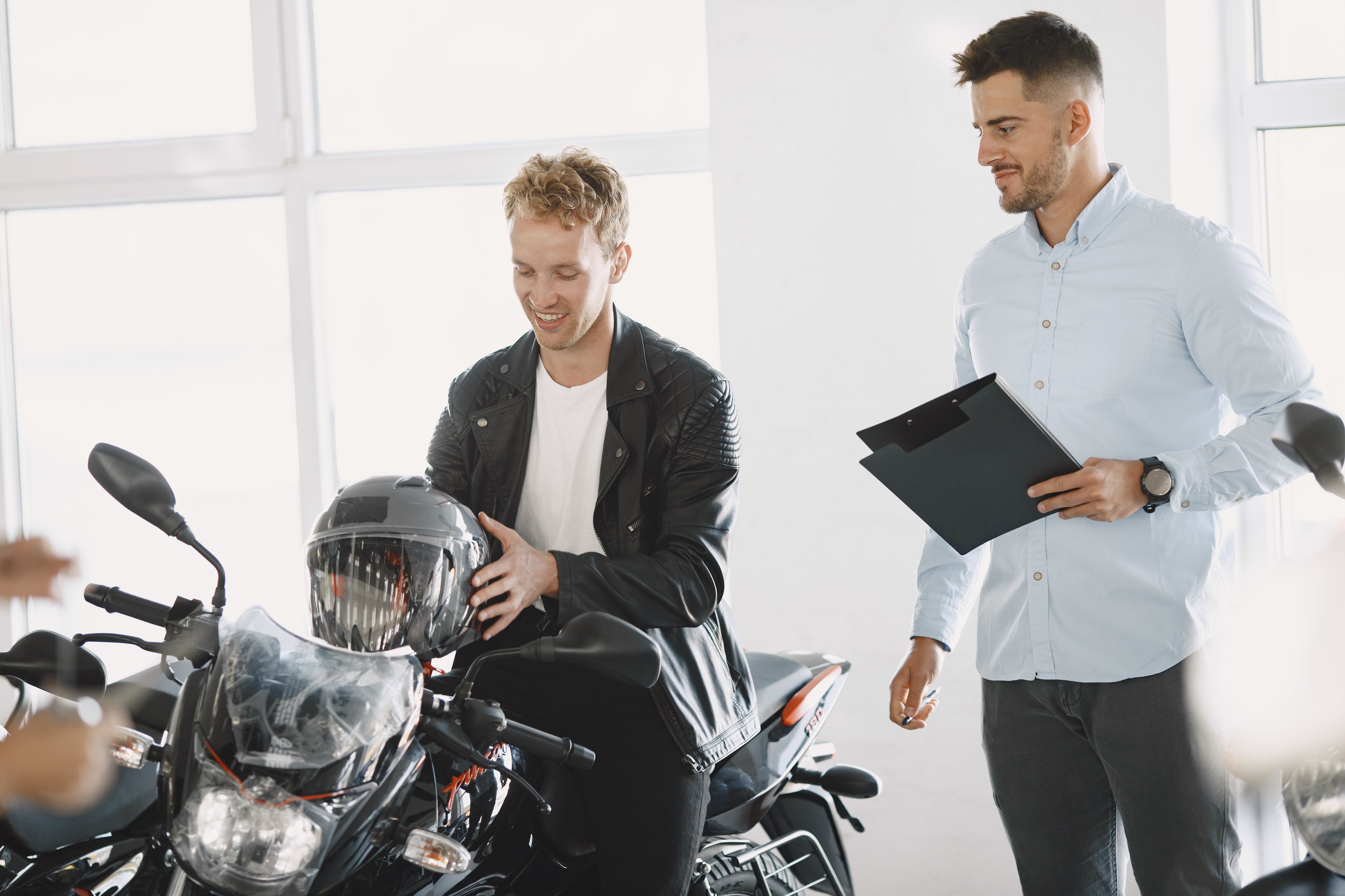 Find motorcycle shop in Manitoba: Laws, Costs, and Buying Guide