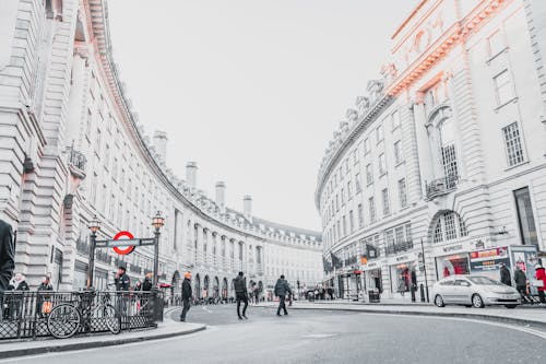 Foto profissional grátis de ao ar livre, área comercial, atração turística