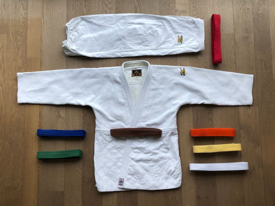 Cinturones de colores de artes marciales