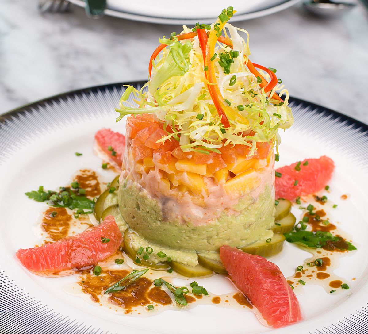 Tartare de courgette crue au saumon et avocat