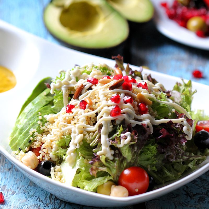 Mediterranean Quinoa Salad with Lemon Vinaigrette