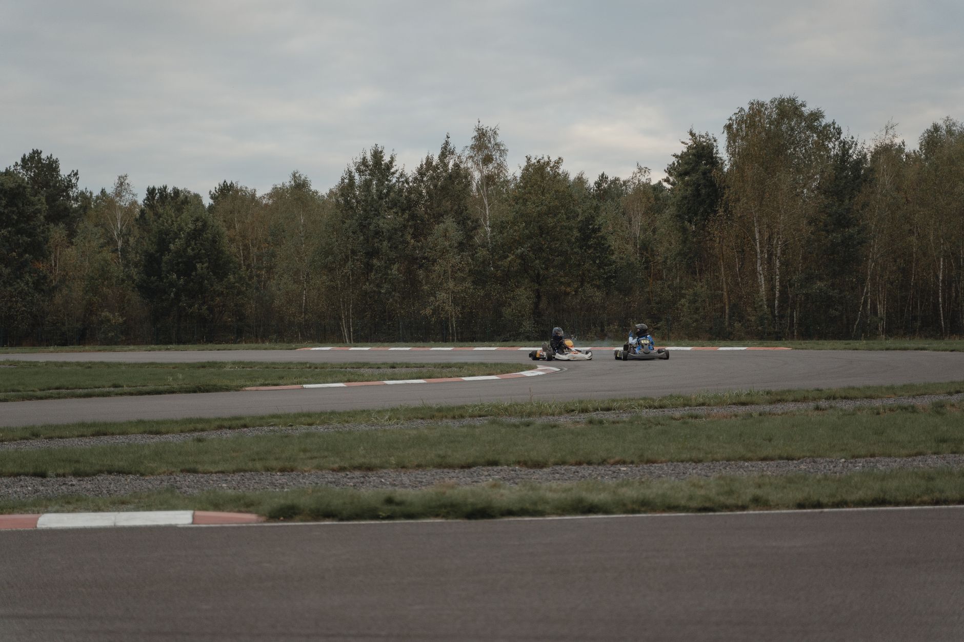 Karting yarışı pistte
