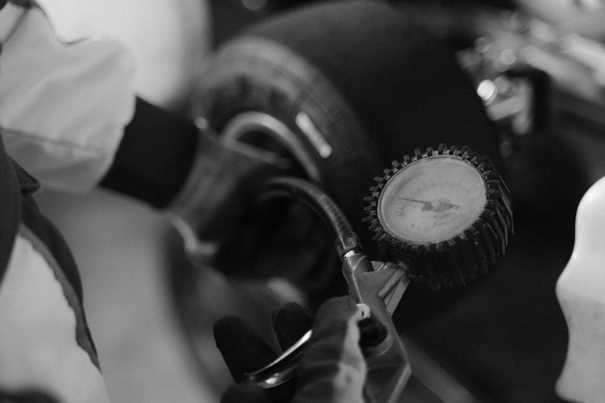 Why Your Tire Pressure Light Comes On Every Fall (And What PSI, kPa, and Bar Actually Mean)