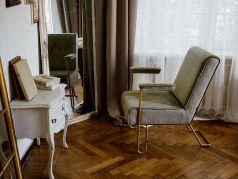 Retro room ideas: How to achieve the vintage look at home image