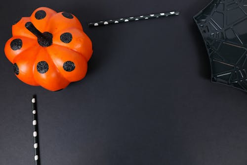 검은 표면, 오렌지, 플라스틱의 무료 스톡 사진