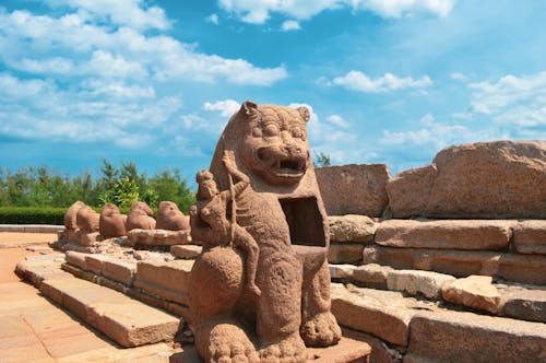 Sculpture in the Shore Temple in Mahabalipuram, India