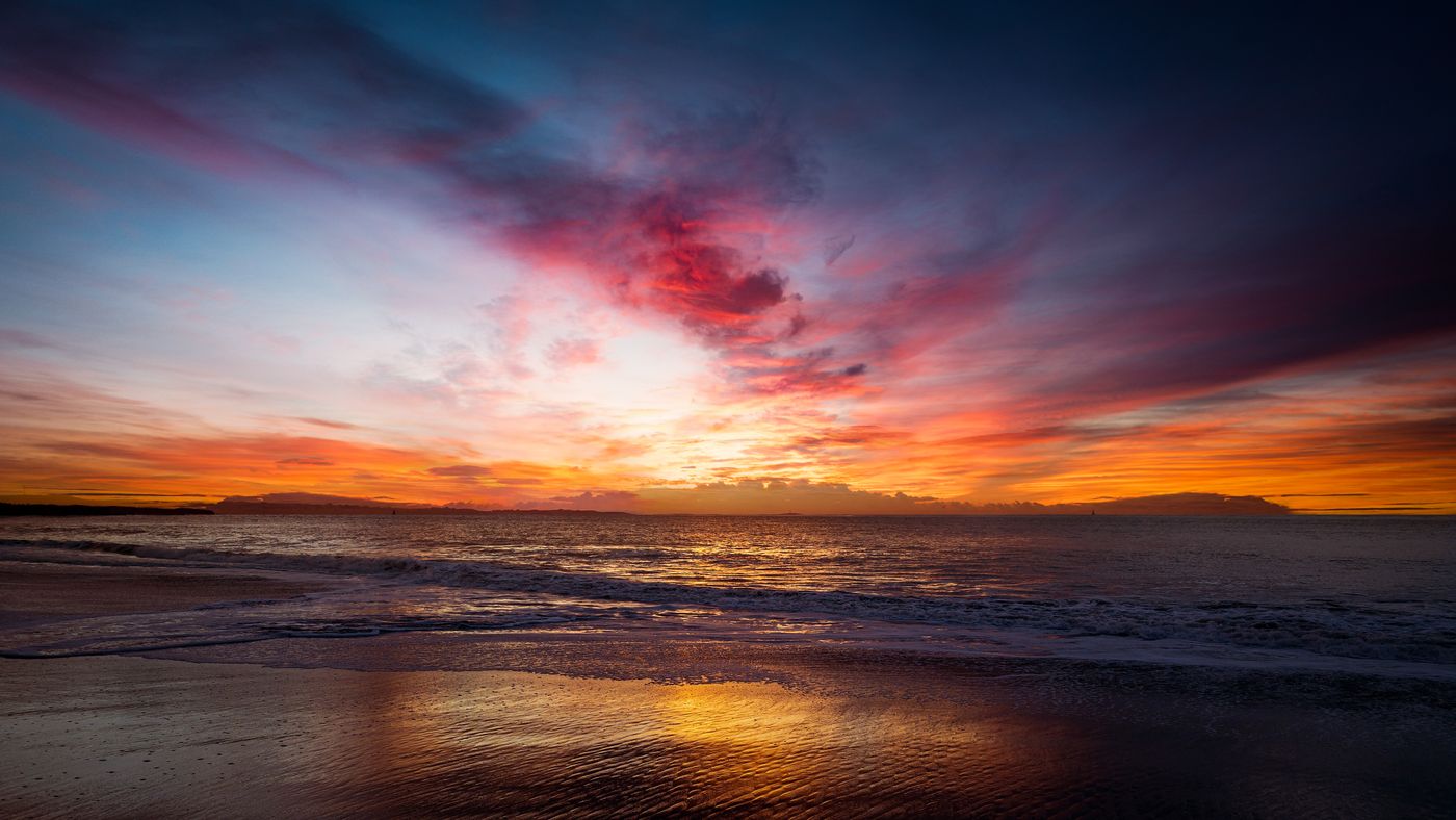 Newport Beach Beauty: Sunsets, Yacht Harbor and Slow Days