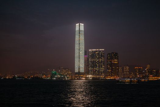 香港天际线和国际商业中心的夜景十分有趣