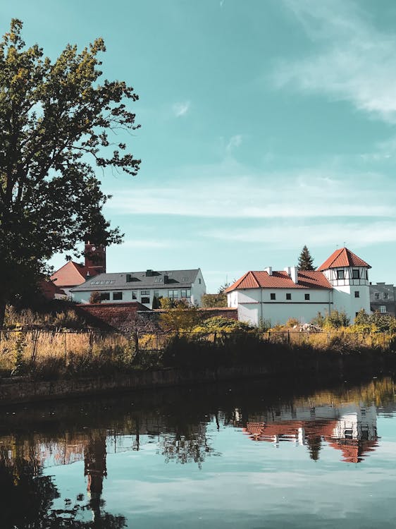 Ilmainen kuvapankkikuva tunnisteilla arkkitehtuuri, heijastukset, järvi