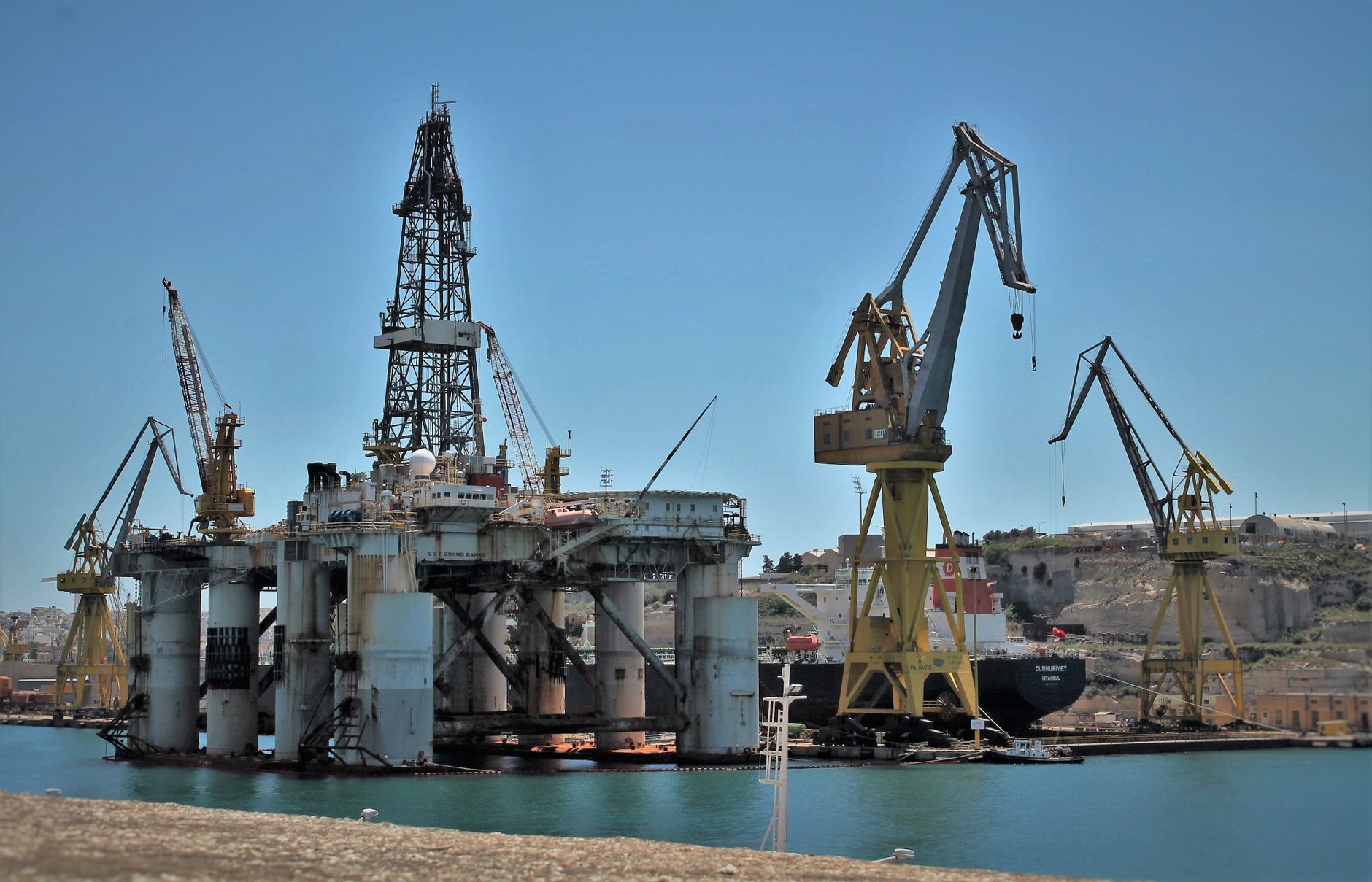 Carf derruba R$ 3,4 bi da Petrobras: alívio fiscal reduz contingência da PETR4